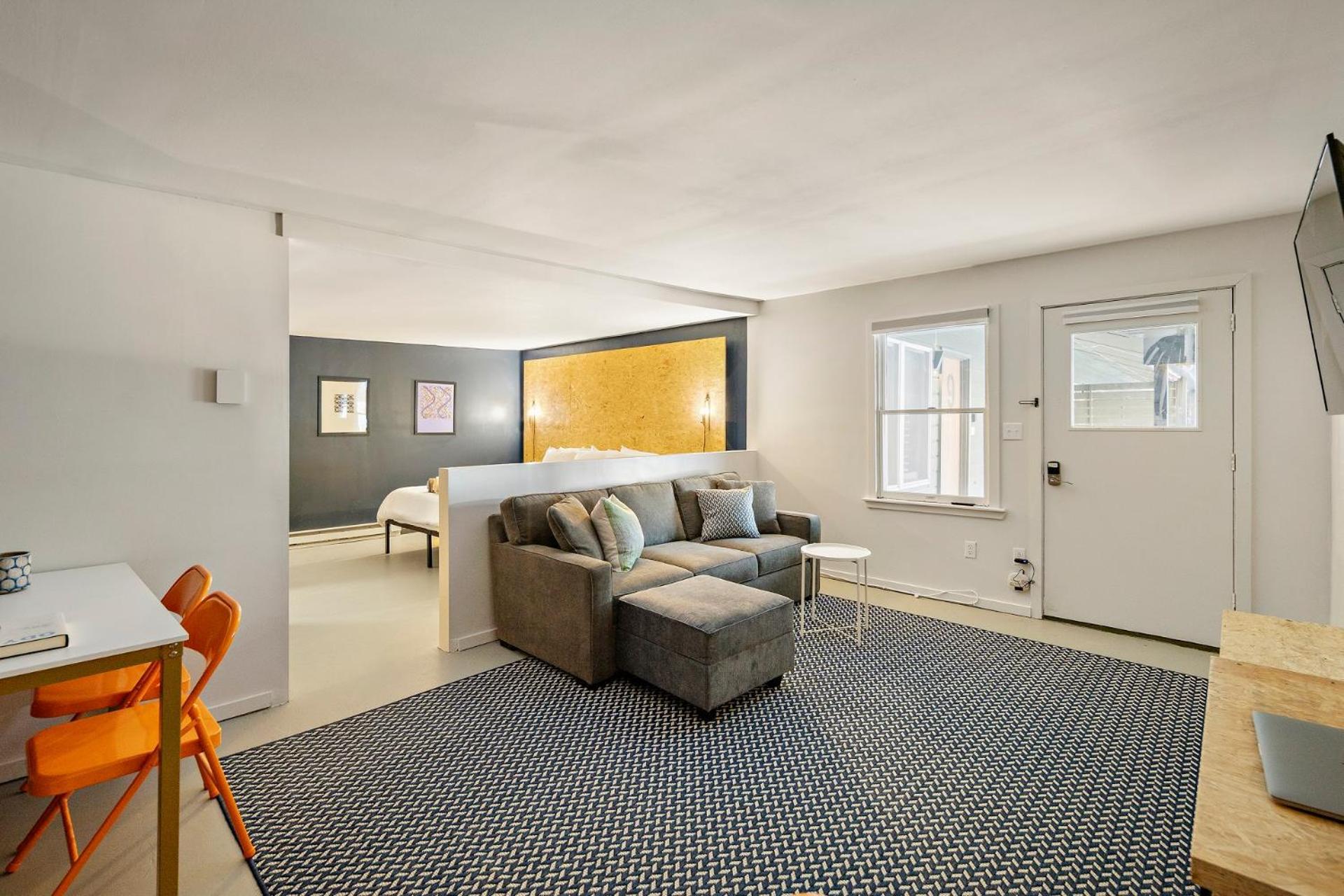 The Brooks Motel Hillsdale Экстерьер фото